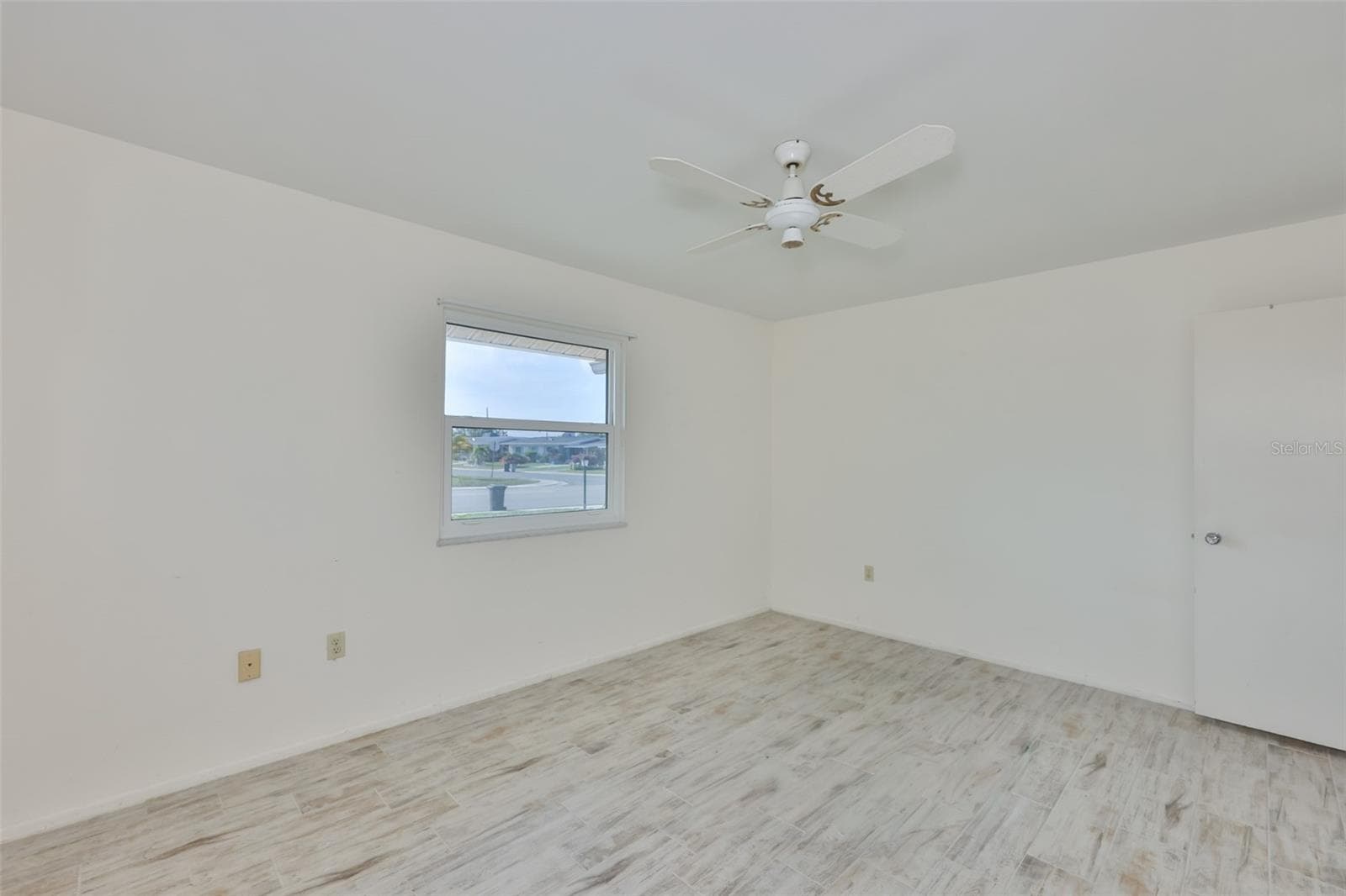 Single Family Residence at 1216 VALLEY FORGE BLVD, SUN CITY CENTER, photo 15 of 35