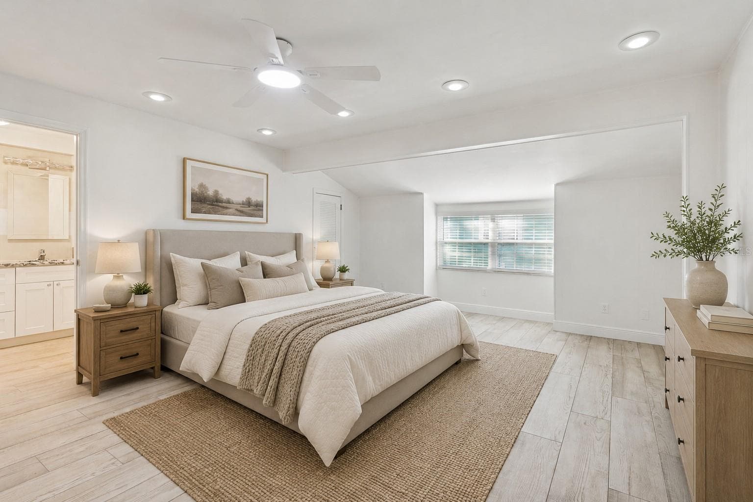 Primary Bedroom with EnSuite and Walk-In Closet - 9628 DAVIS RD, TAMPA