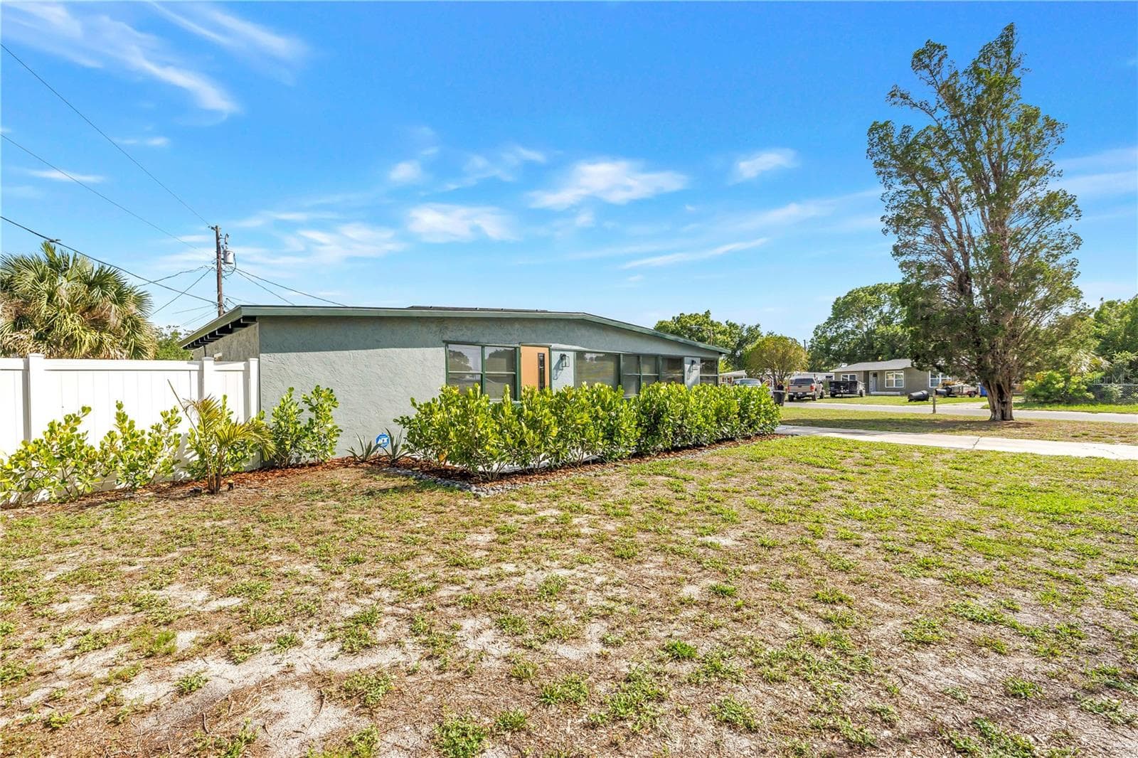 Single Family Residence at 7599 MEADOWLAWN DR N, ST PETERSBURG, photo 4 of 48