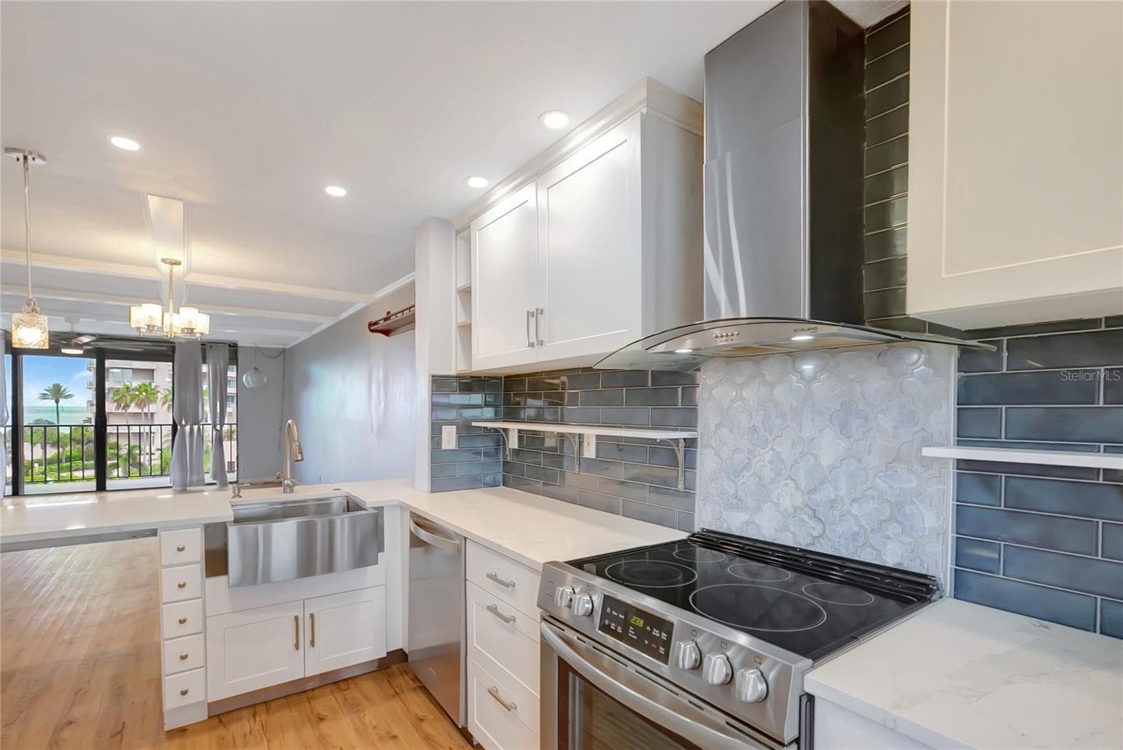 Kitchen - 1581 GULF BLVD #302N, CLEARWATER BEACH