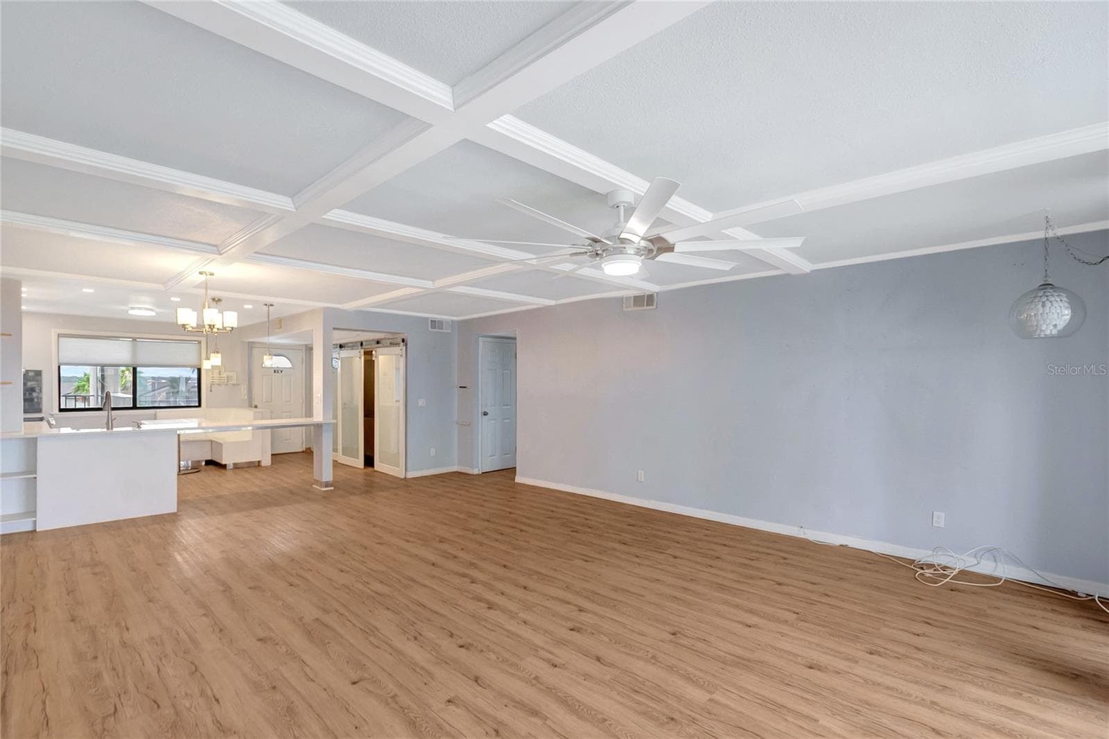 Living Room-Dining Room Combo - 1581 GULF BLVD #302N, CLEARWATER BEACH