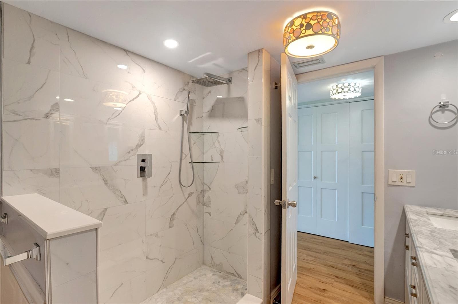 Main Bath - 1581 GULF BLVD #302N, CLEARWATER BEACH
