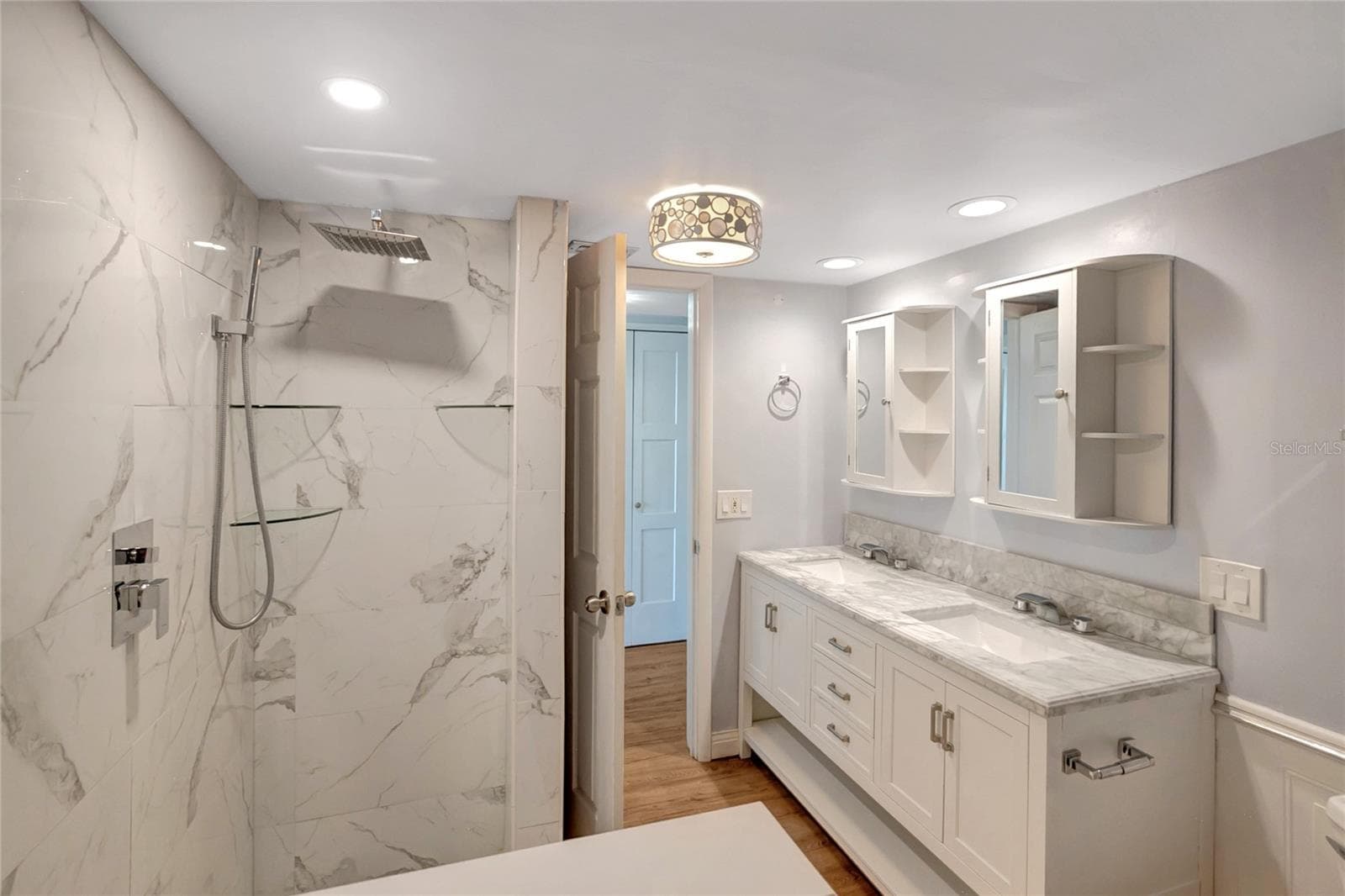 Main Bath - 1581 GULF BLVD #302N, CLEARWATER BEACH