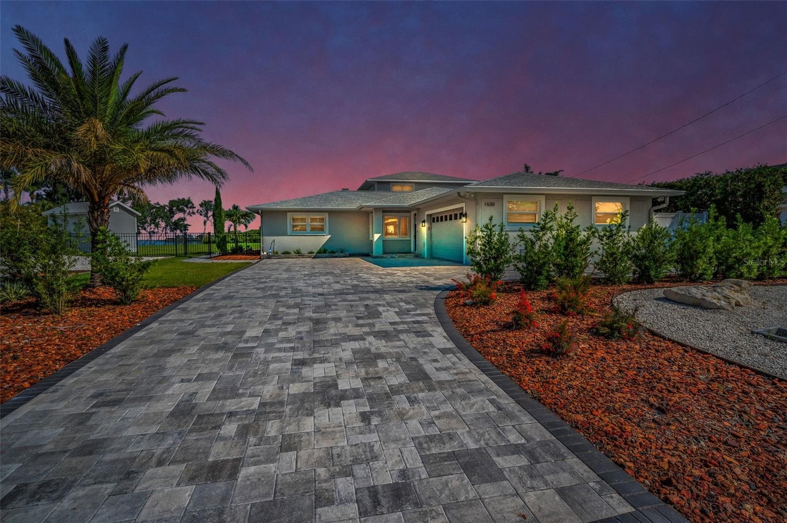 Welcome Home to this Beautifully Landscaped Estate!! - 1620 SEA BREEZE DR, TARPON SPRINGS