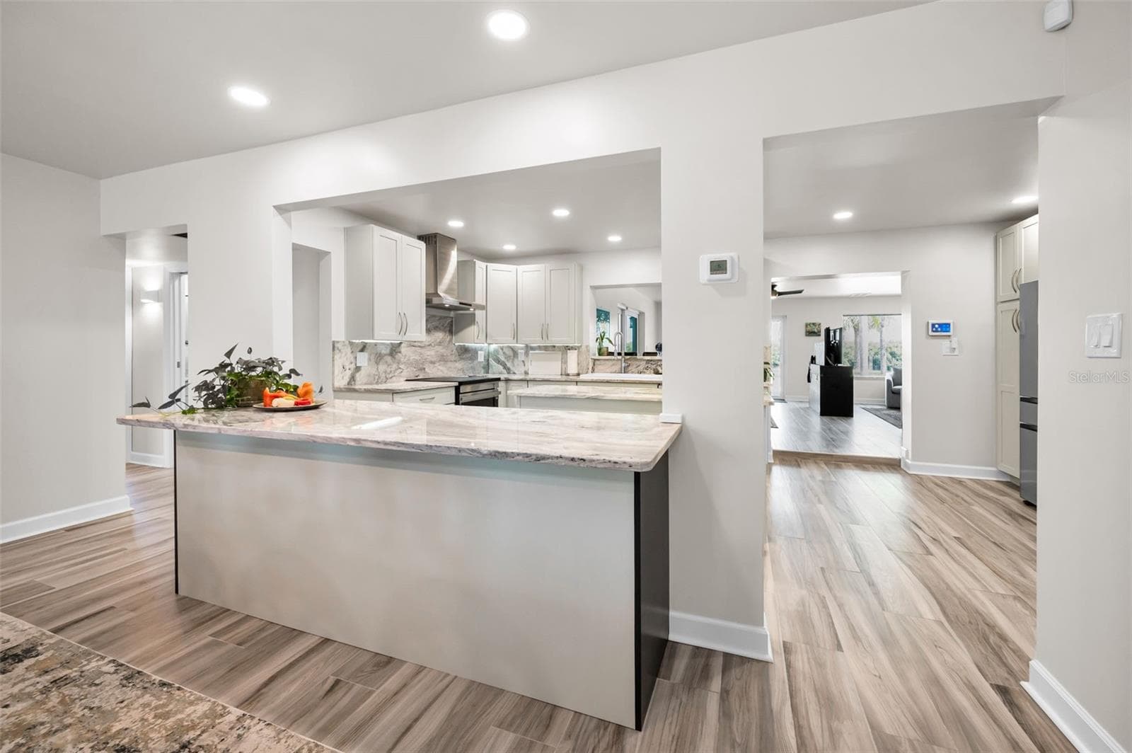 Service Bar in Dining Area - 1620 SEA BREEZE DR, TARPON SPRINGS
