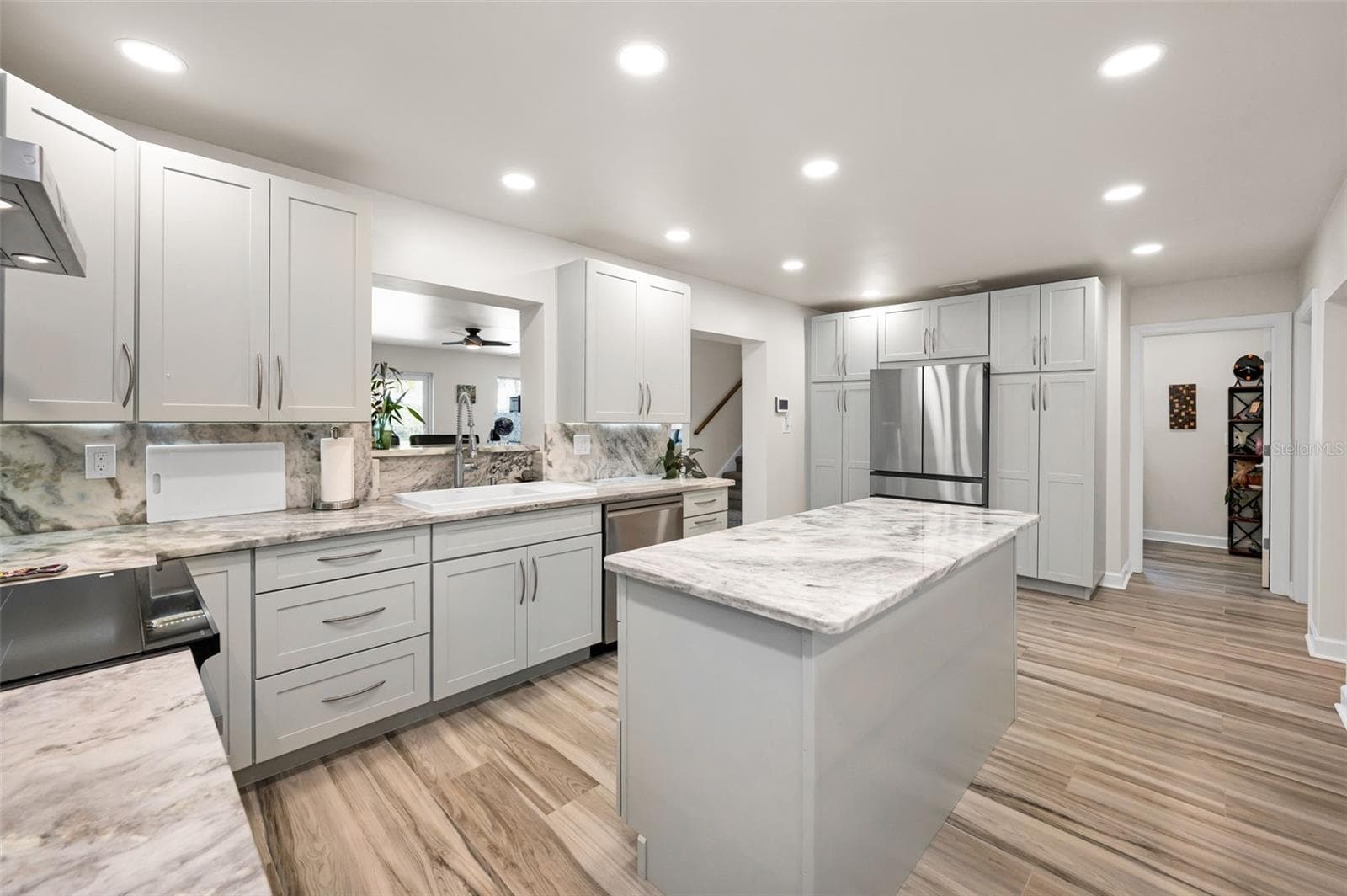 Bar into Breakfast nook - 1620 SEA BREEZE DR, TARPON SPRINGS