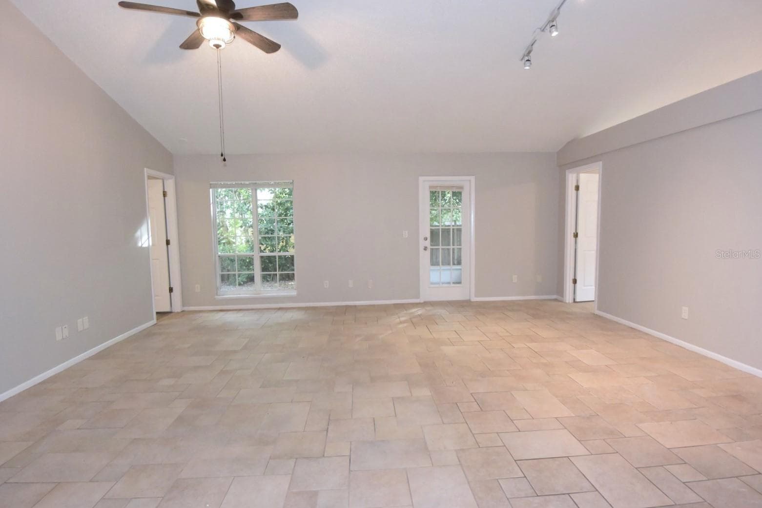 Single Family Residence at 1672 COUNTRYWOOD ST, TARPON SPRINGS, photo 8 of 39