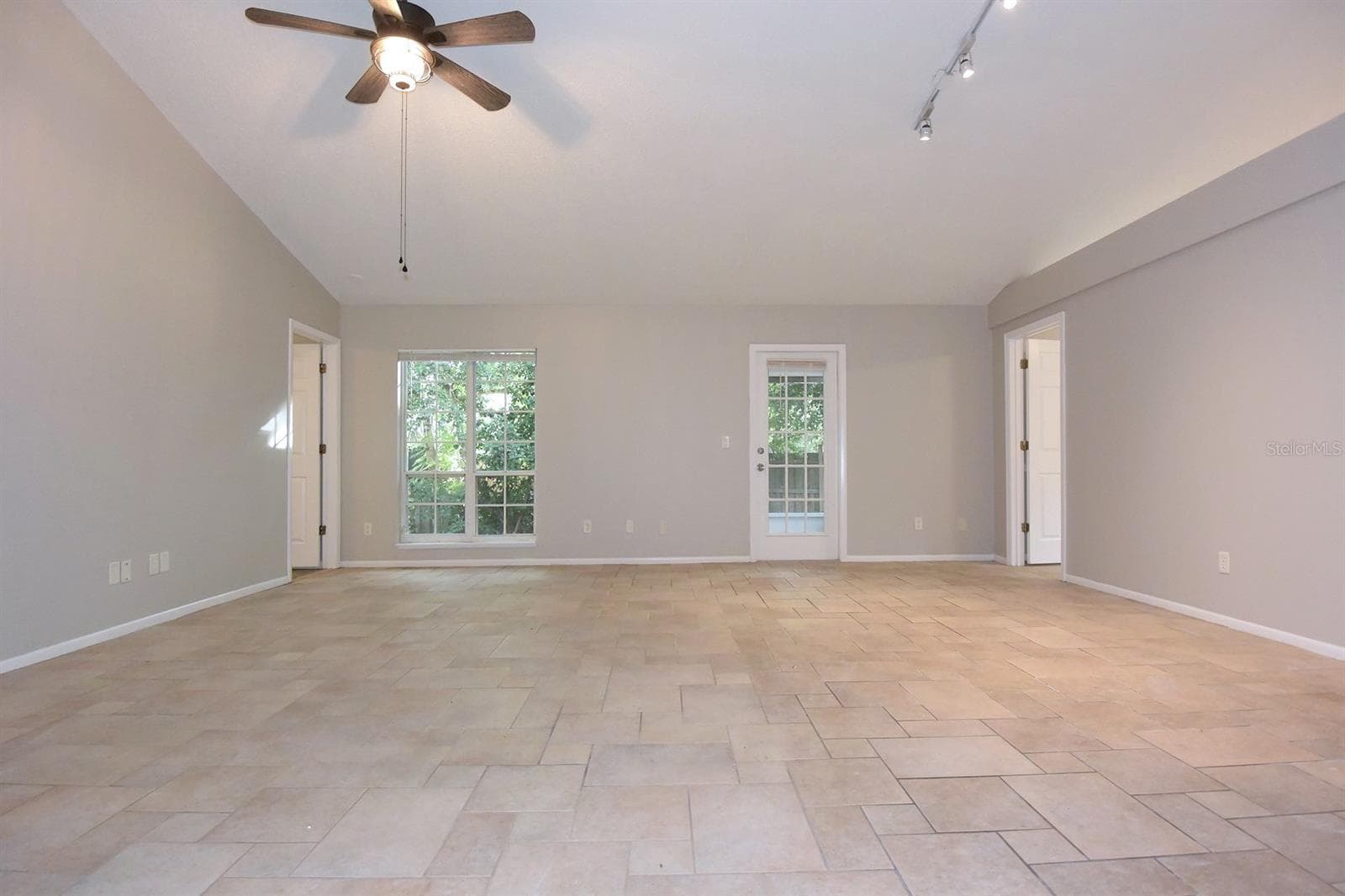 Single Family Residence at 1672 COUNTRYWOOD ST, TARPON SPRINGS, photo 9 of 39