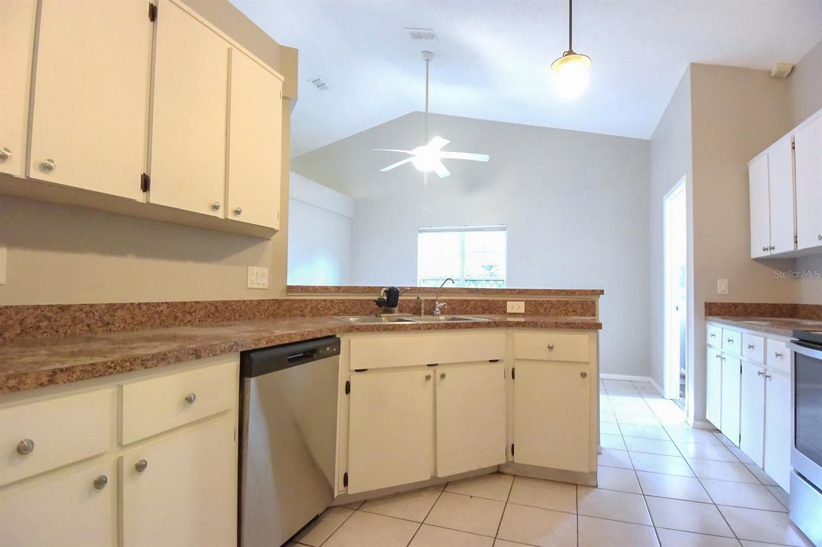 Single Family Residence at 1672 COUNTRYWOOD ST, TARPON SPRINGS, photo 14 of 39