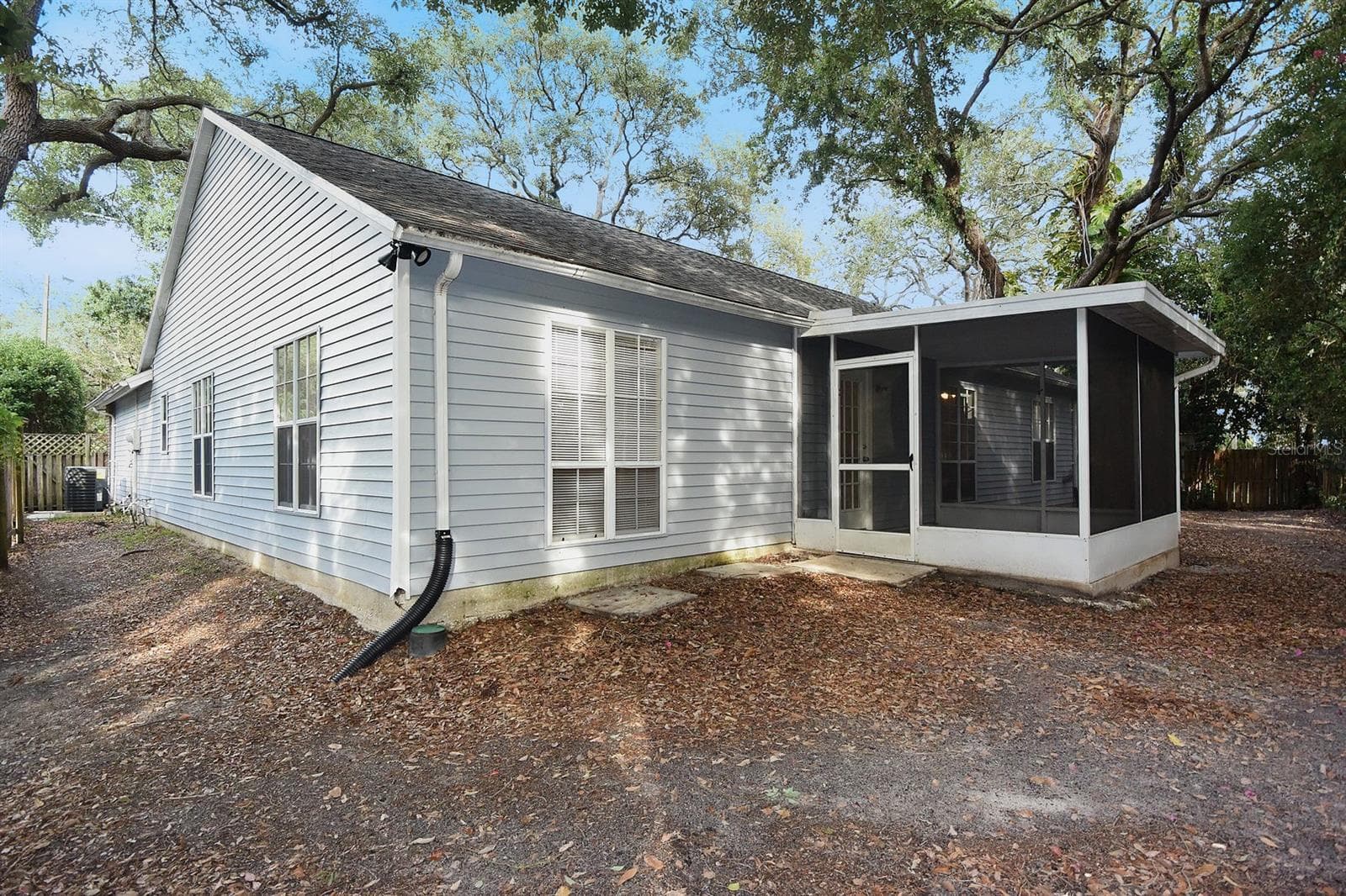 Single Family Residence at 1672 COUNTRYWOOD ST, TARPON SPRINGS, photo 35 of 39