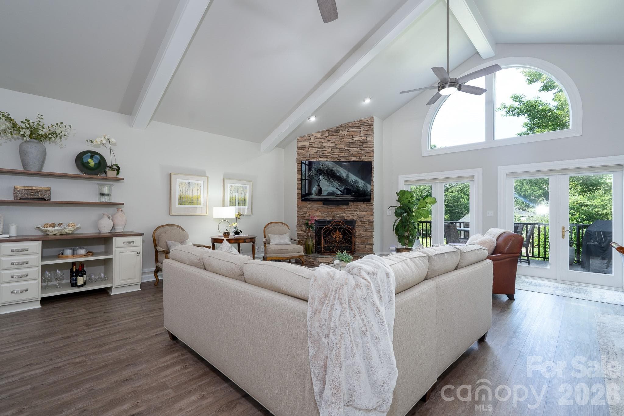 Great Room - 444 Millingport Lane, New London