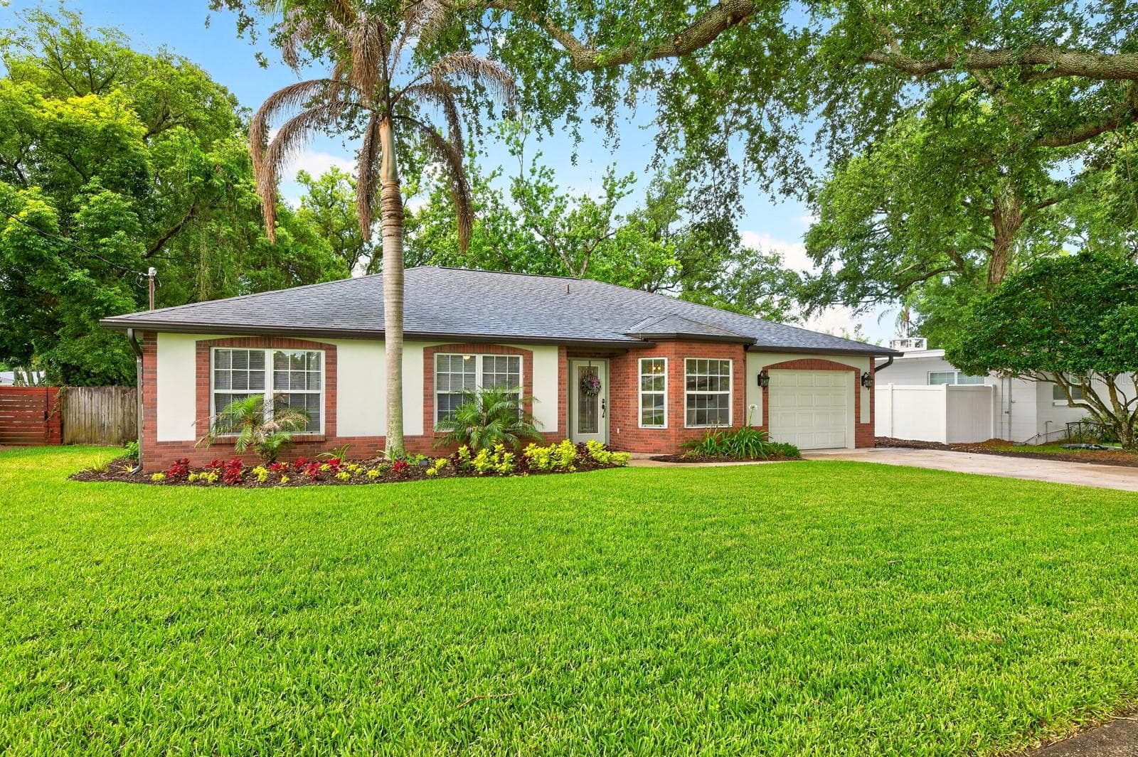 With its beautiful updates, oversized lot, charming architectural details, and FANTASTIC ORLANDO LOCATION, this home delivers the perfect blend of comfort, character, and Florida lifestyle living. Call and schedule your tour today! - 2706 HARGILL DR, ORLANDO