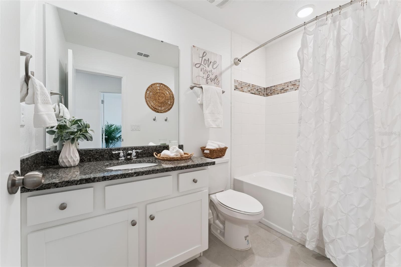 Bathroom 2 - 1070 SPRING PALMS LOOP, ORLANDO