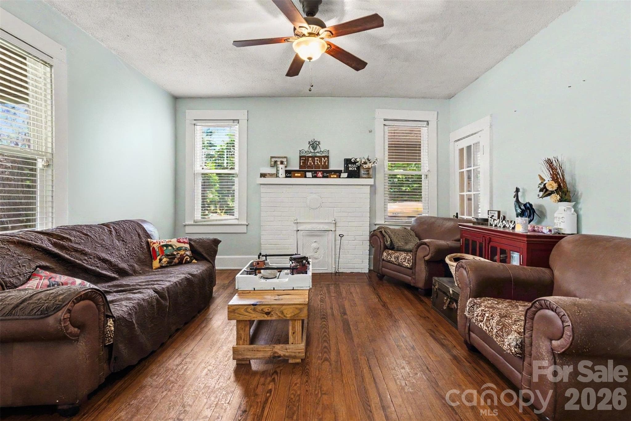 Single Family Residence at 352 Pendleton Street, Rock Hill, photo 10 of 29