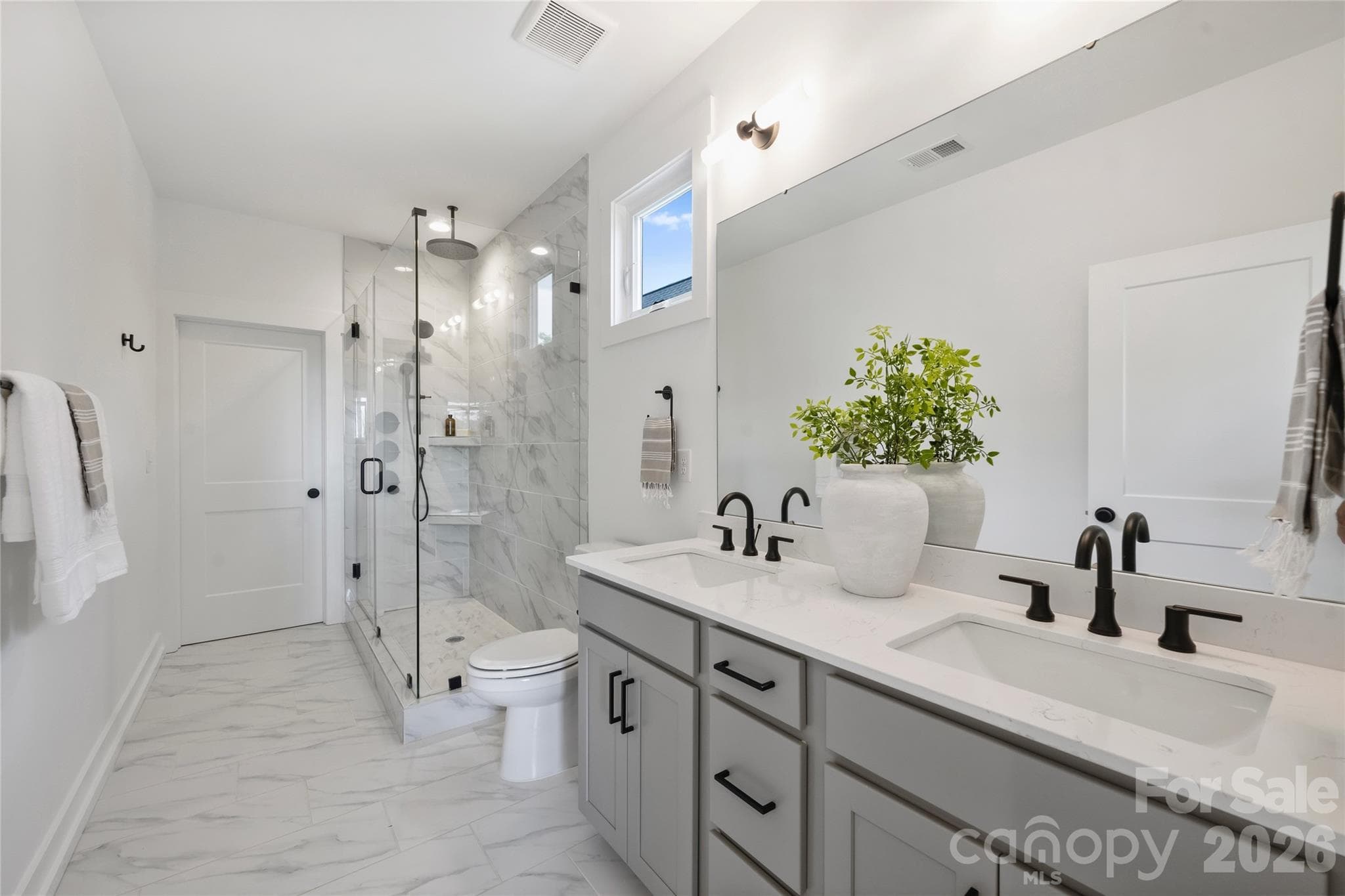 Condominium at 209 Coxe Avenue, Charlotte, photo 12 of 22