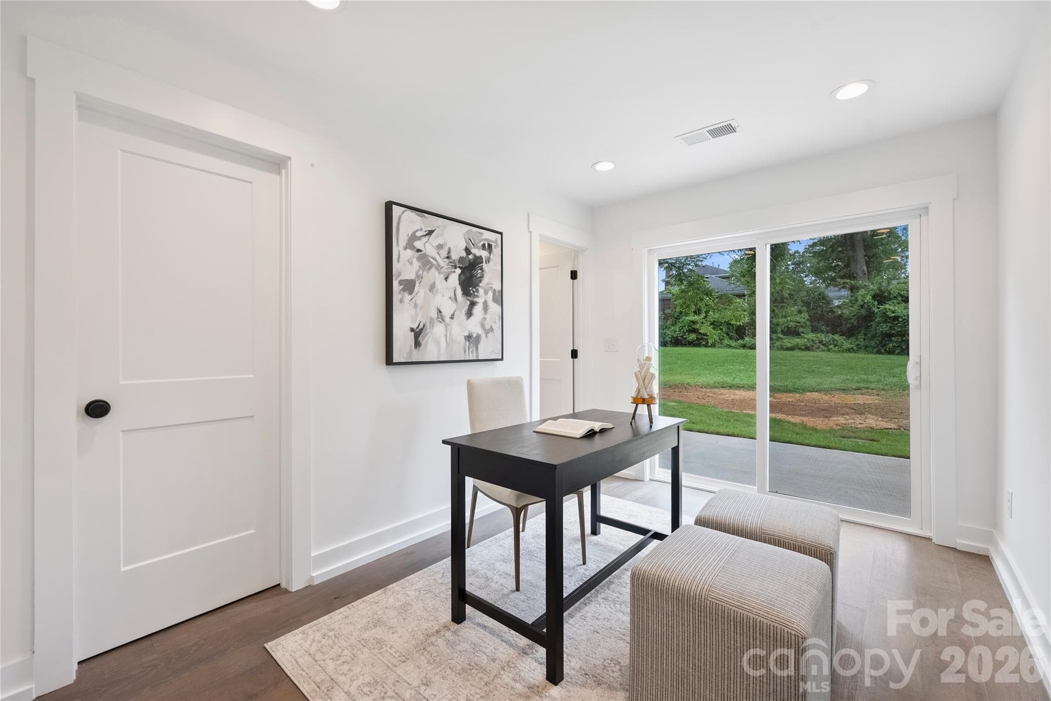 Condominium at 209 Coxe Avenue, Charlotte, photo 18 of 22