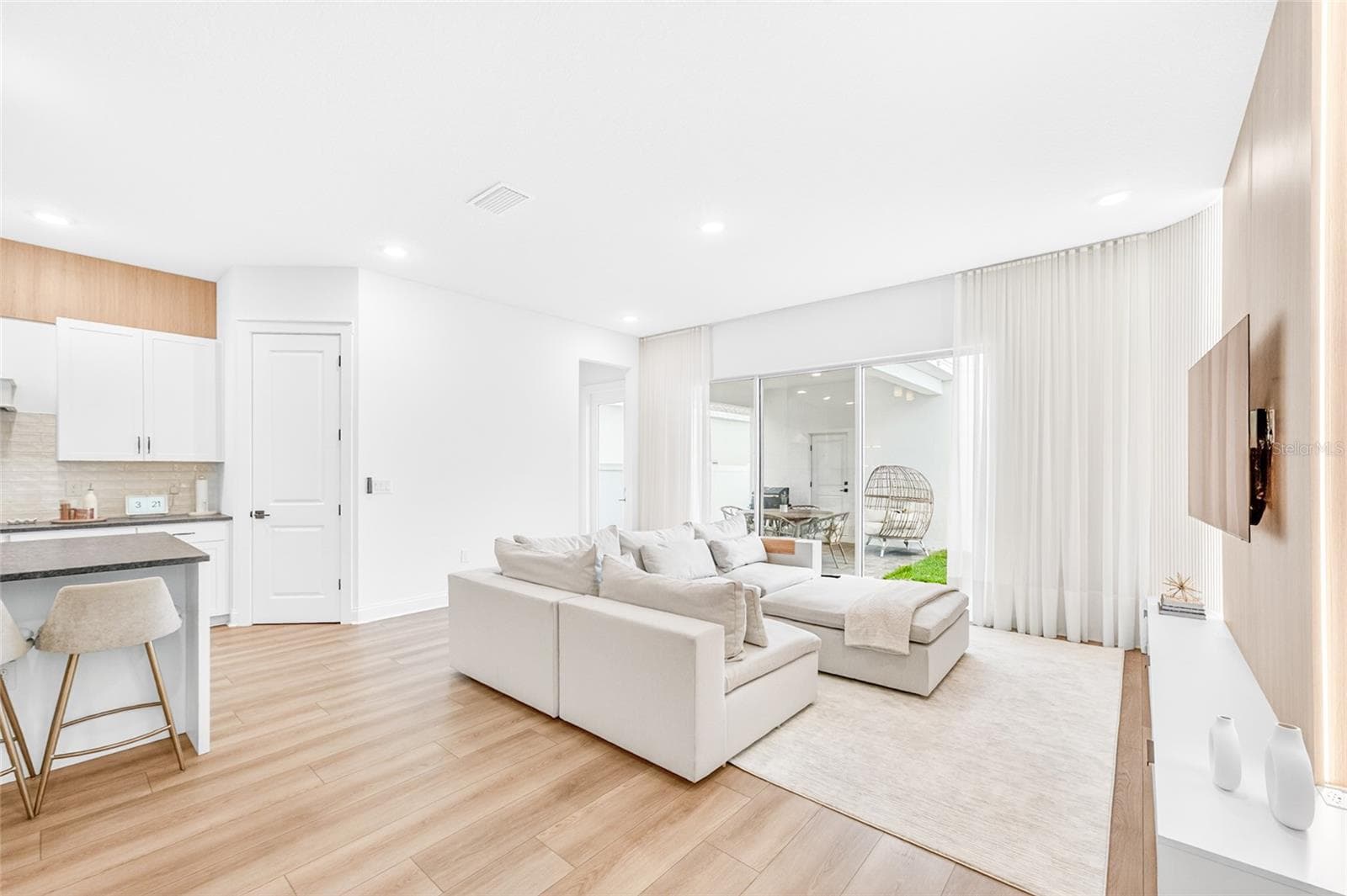 Single Family Residence at 15591 GENTLE RAIN DR, WINTER GARDEN, photo 13 of 68