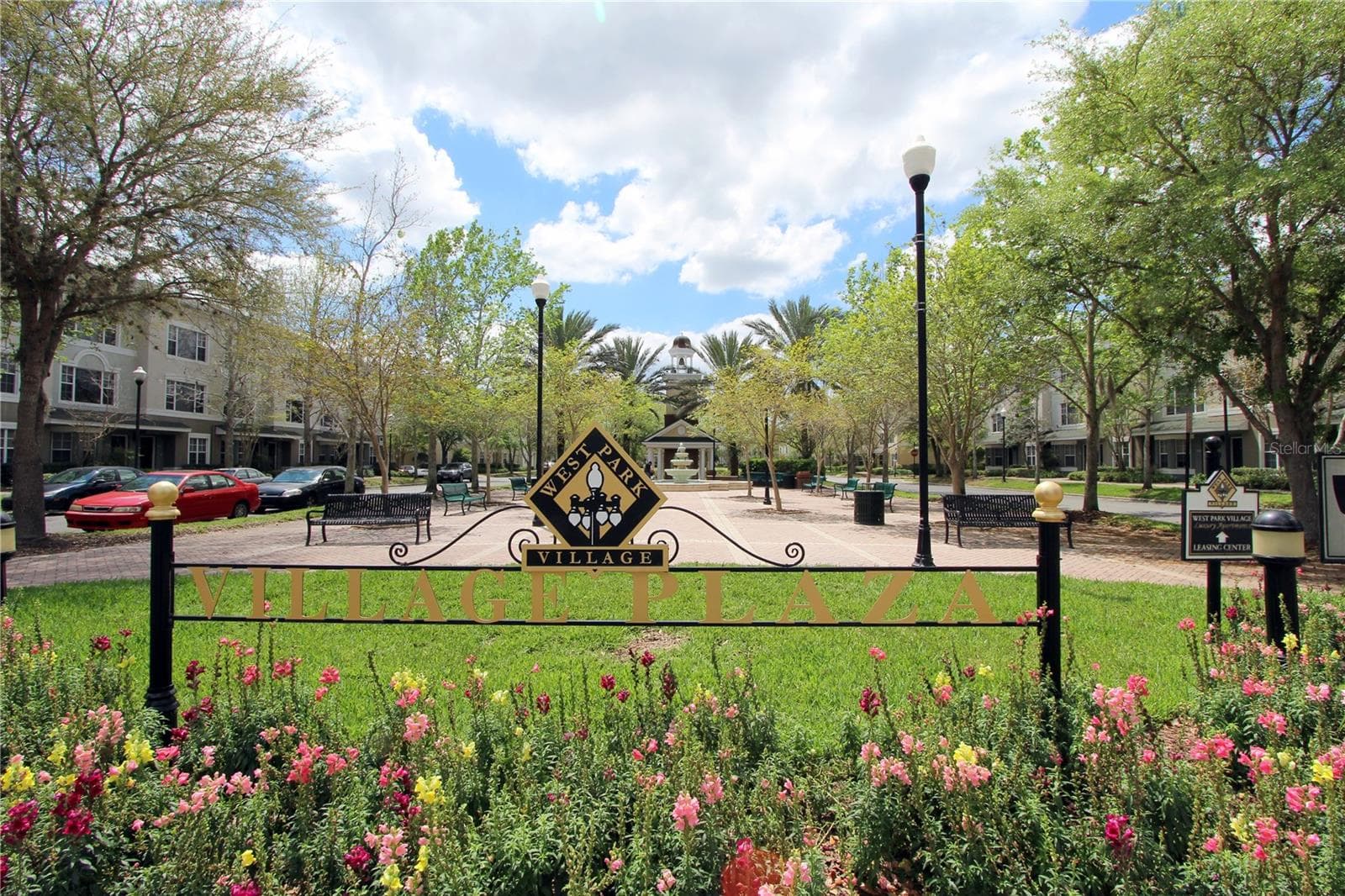 Nearby shopping and dining at West Park Village/Town Center-style amenities. - 8601 TWIN FARMS PL, TAMPA
