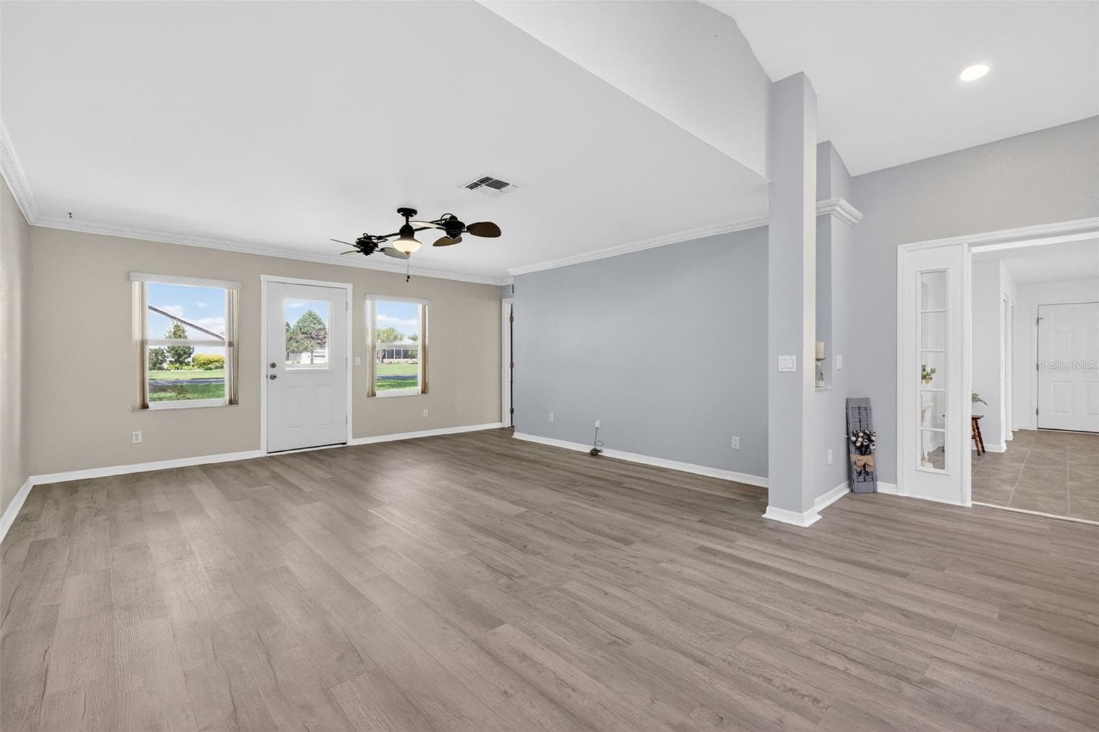 Spacious 15x22 family room. - 17808 SE 115TH CT, SUMMERFIELD