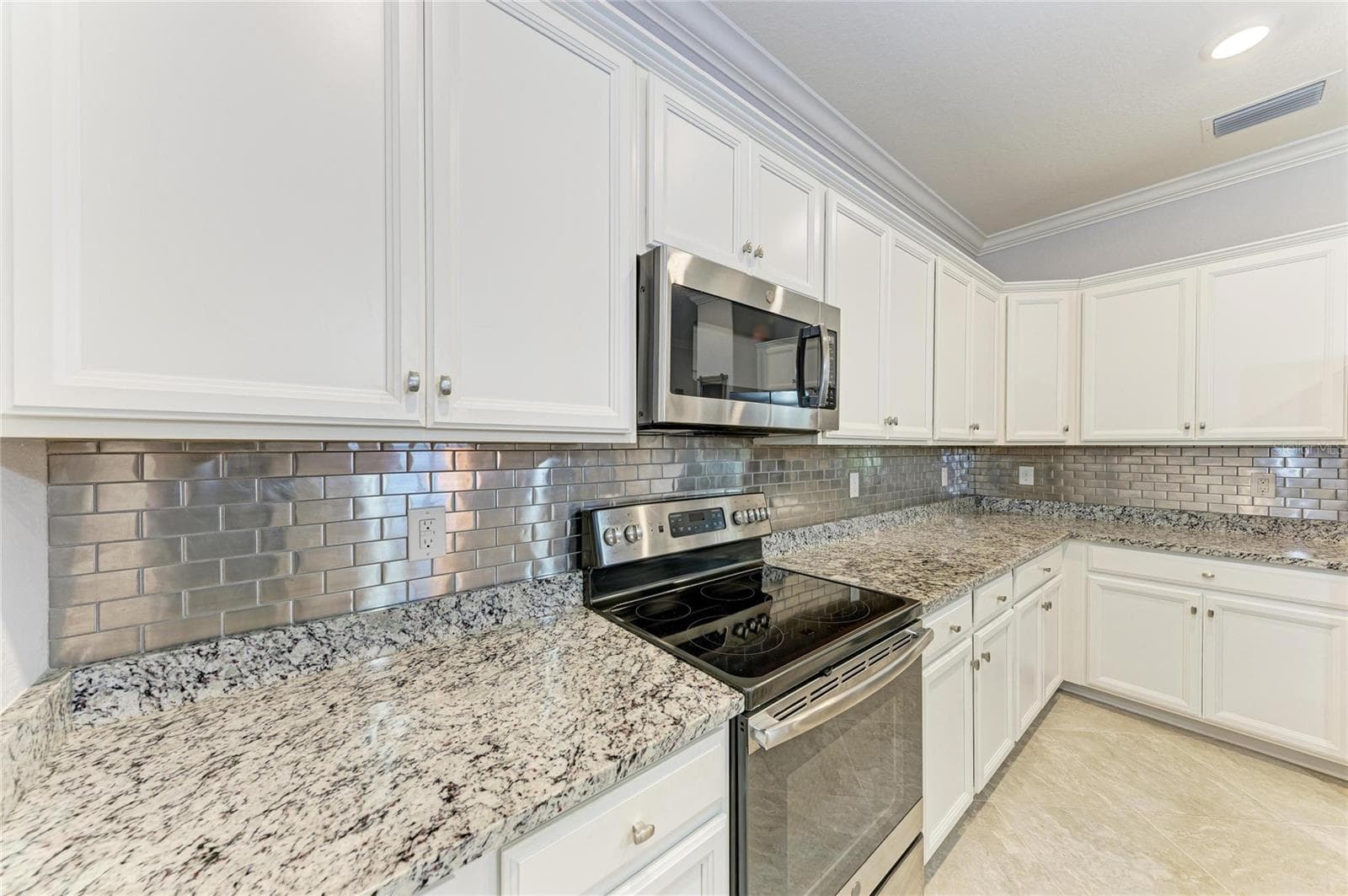 Single Family Residence at 11515 SWEETGRASS DR, BRADENTON, photo 17 of 48