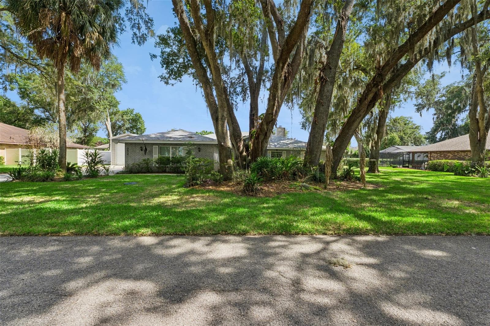 Single Family Residence at 2610 TWELVE POINT DR, LAKELAND, photo 3 of 34
