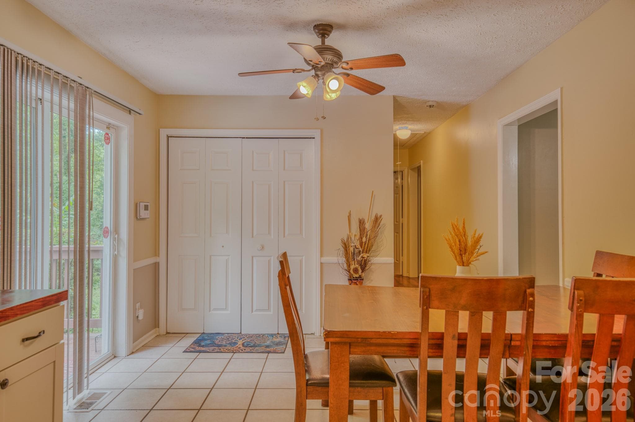 Single Family Residence at 112 Amelia Drive, Hendersonville, photo 14 of 29