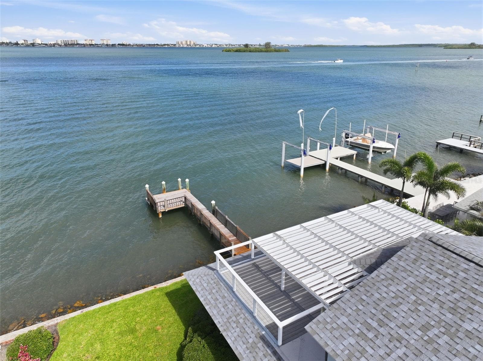 Single Family Residence at 1832 VENETIAN POINT DR, CLEARWATER, photo 14 of 80
