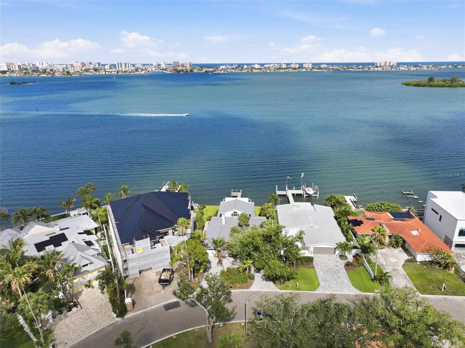 Single Family Residence at 1832 VENETIAN POINT DR, CLEARWATER, photo 18 of 80