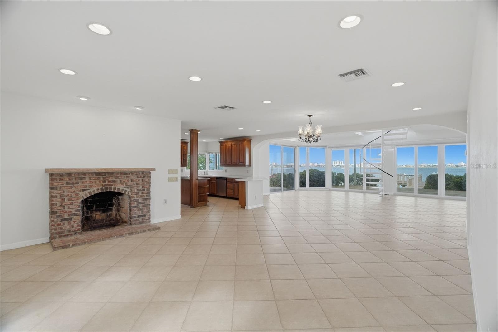 Single Family Residence at 1832 VENETIAN POINT DR, CLEARWATER, photo 22 of 80