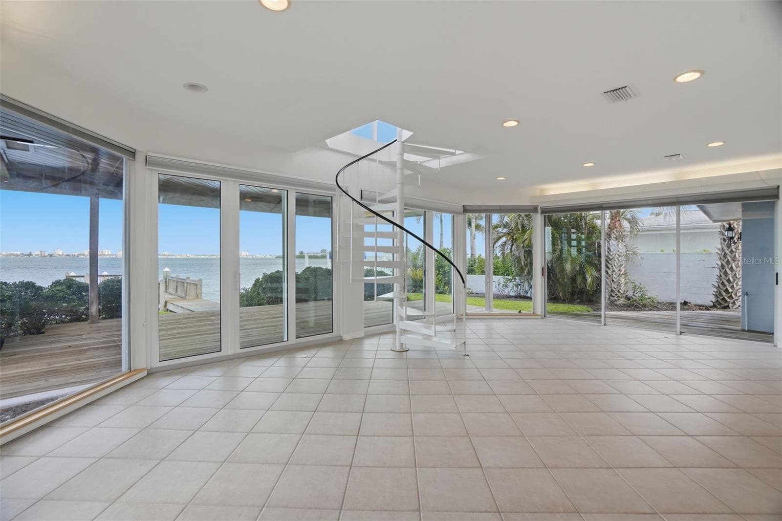 Single Family Residence at 1832 VENETIAN POINT DR, CLEARWATER, photo 28 of 80