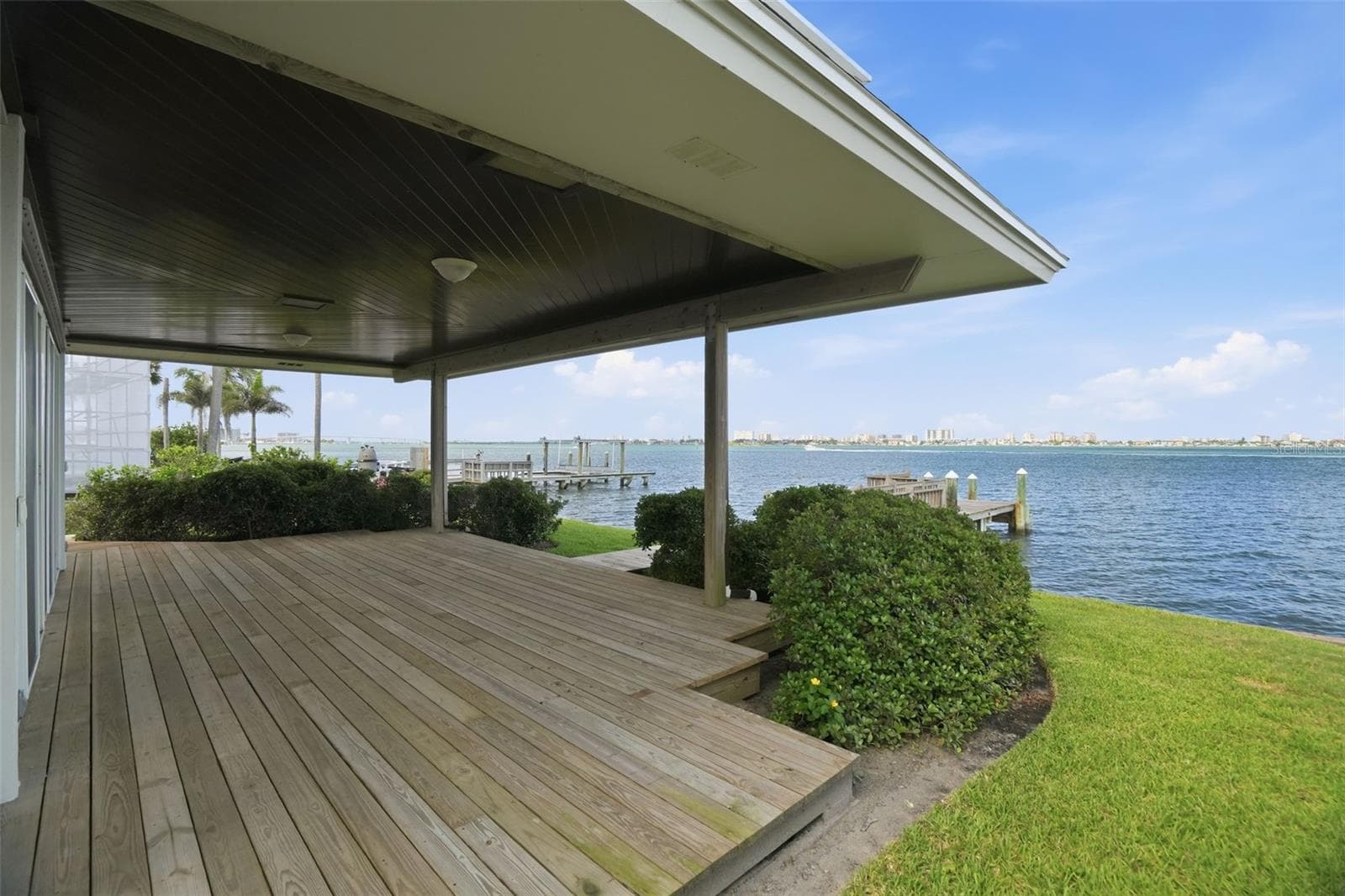 Single Family Residence at 1832 VENETIAN POINT DR, CLEARWATER, photo 70 of 80