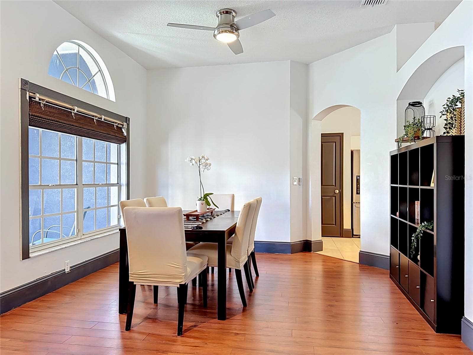 Single Family Residence at 1904 CATTLEMAN DR, BRANDON, photo 5 of 45