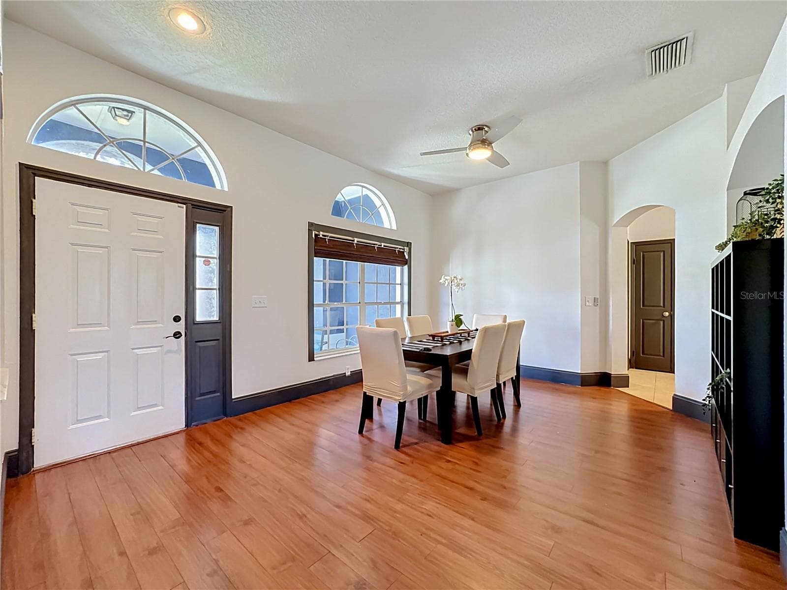 Single Family Residence at 1904 CATTLEMAN DR, BRANDON, photo 6 of 45