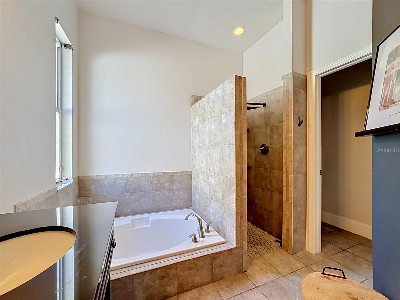 Single Family Residence at 1904 CATTLEMAN DR, BRANDON, photo 21 of 45