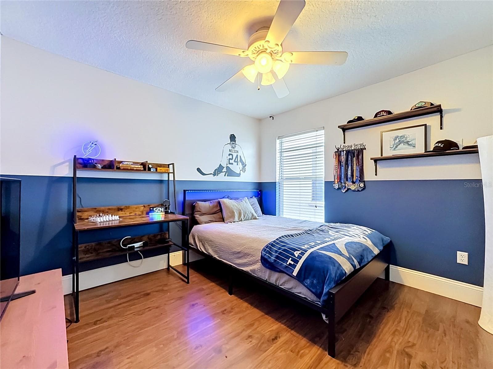 Single Family Residence at 1904 CATTLEMAN DR, BRANDON, photo 24 of 45