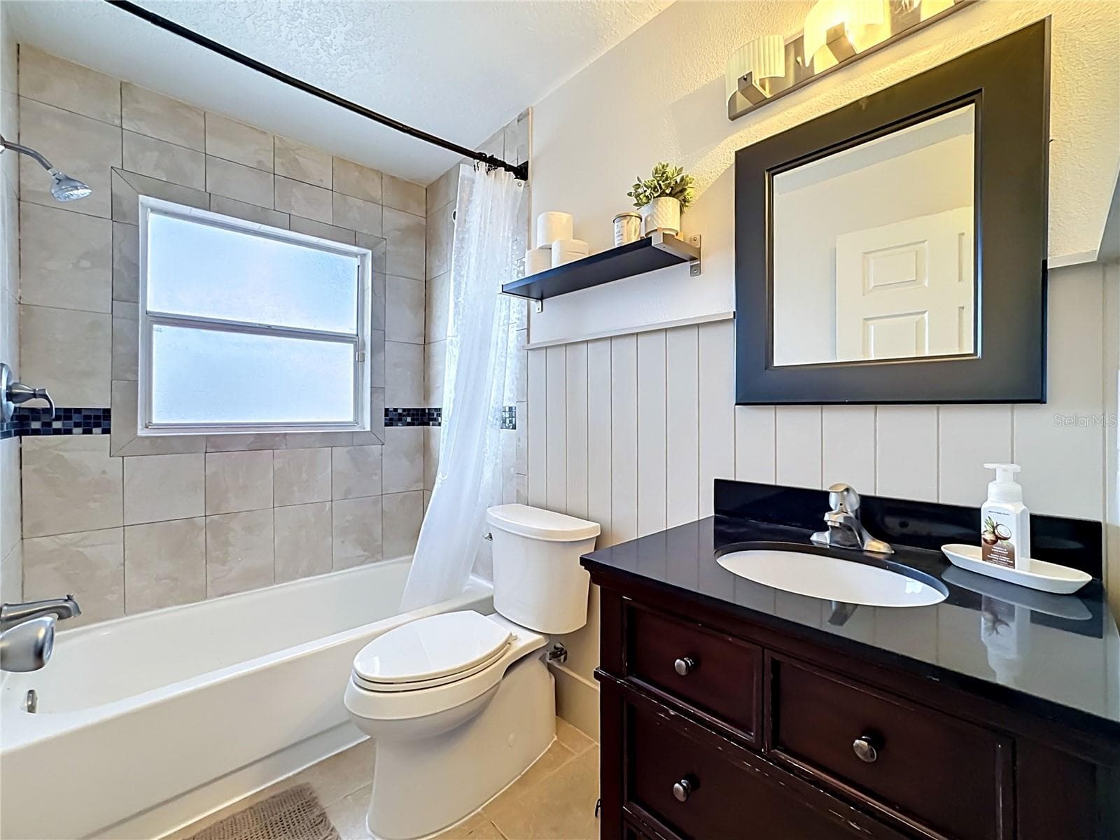 Single Family Residence at 1904 CATTLEMAN DR, BRANDON, photo 28 of 45