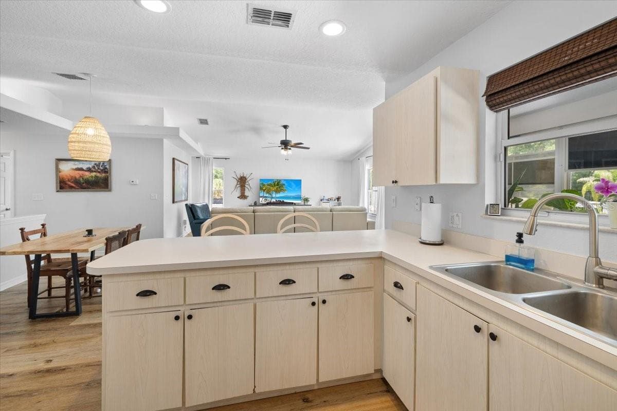 Single Family Residence at 7264 ABERDEEN CT, WEEKI WACHEE, photo 21 of 57