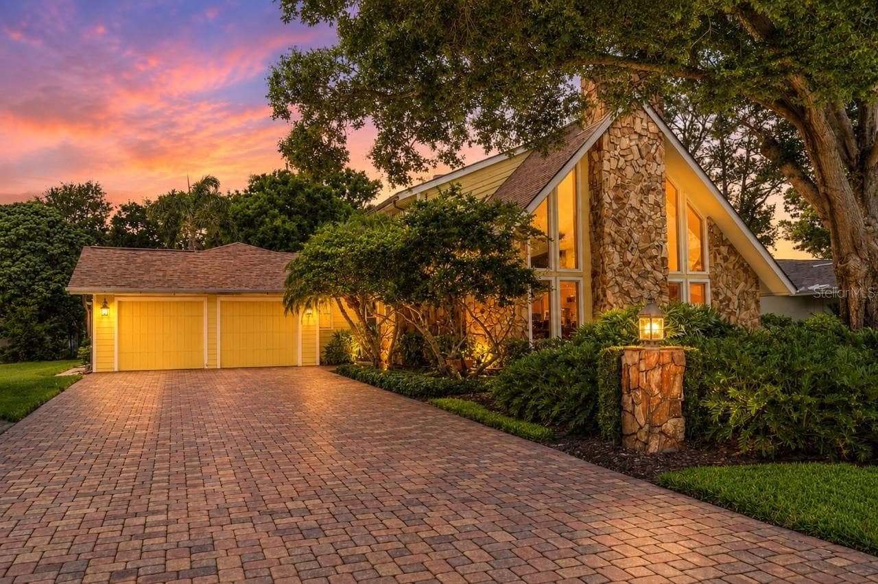 Twilight Driveway - 1944 LEVINE LN, CLEARWATER