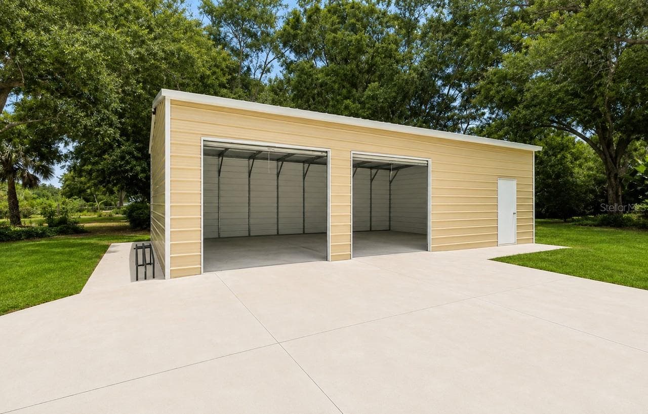 1000 sqft Garage & Storage plus more Unit - 1944 LEVINE LN, CLEARWATER