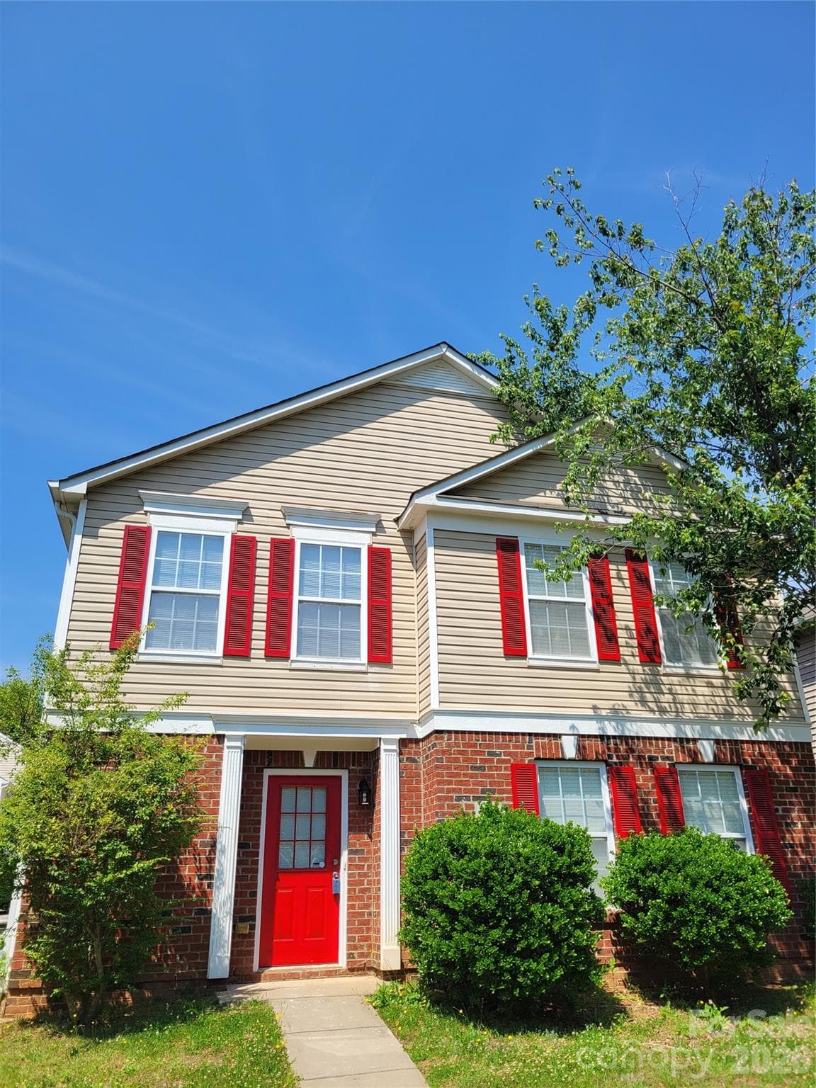 Single Family Residence at 806 Sinclair Drive, Monroe, photo 2 of 27