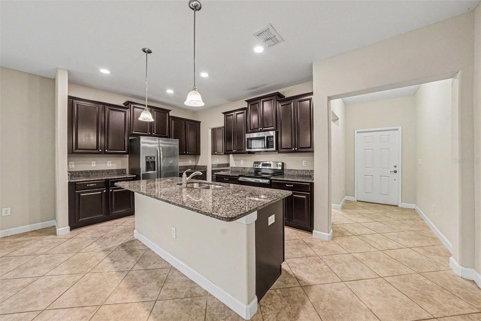Single Family Residence at 11809 TWILIGHT DARNER PL, RIVERVIEW, photo 8 of 29