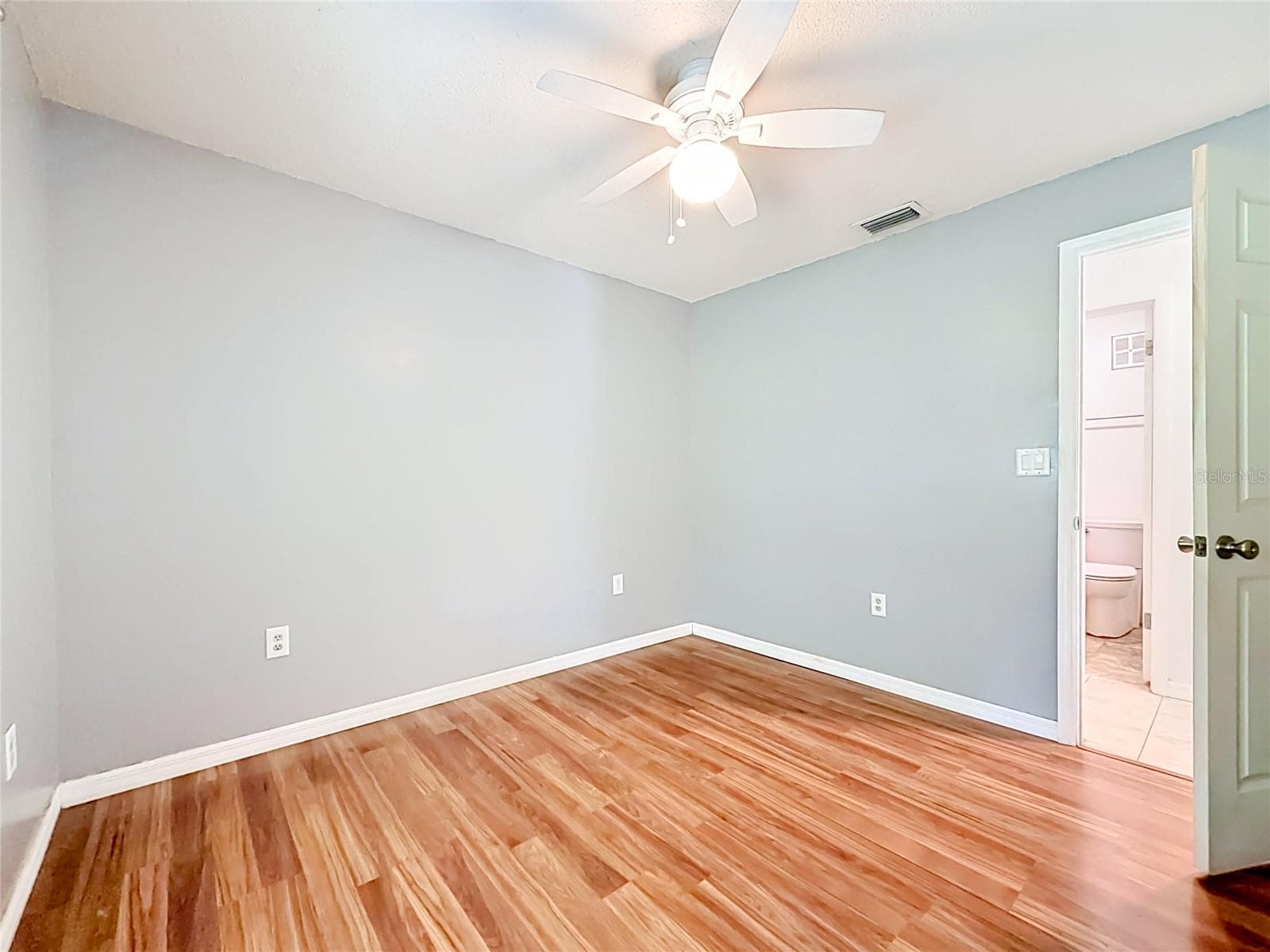 Single Family Residence at 1666 N CROFT AVE, INVERNESS, photo 17 of 55