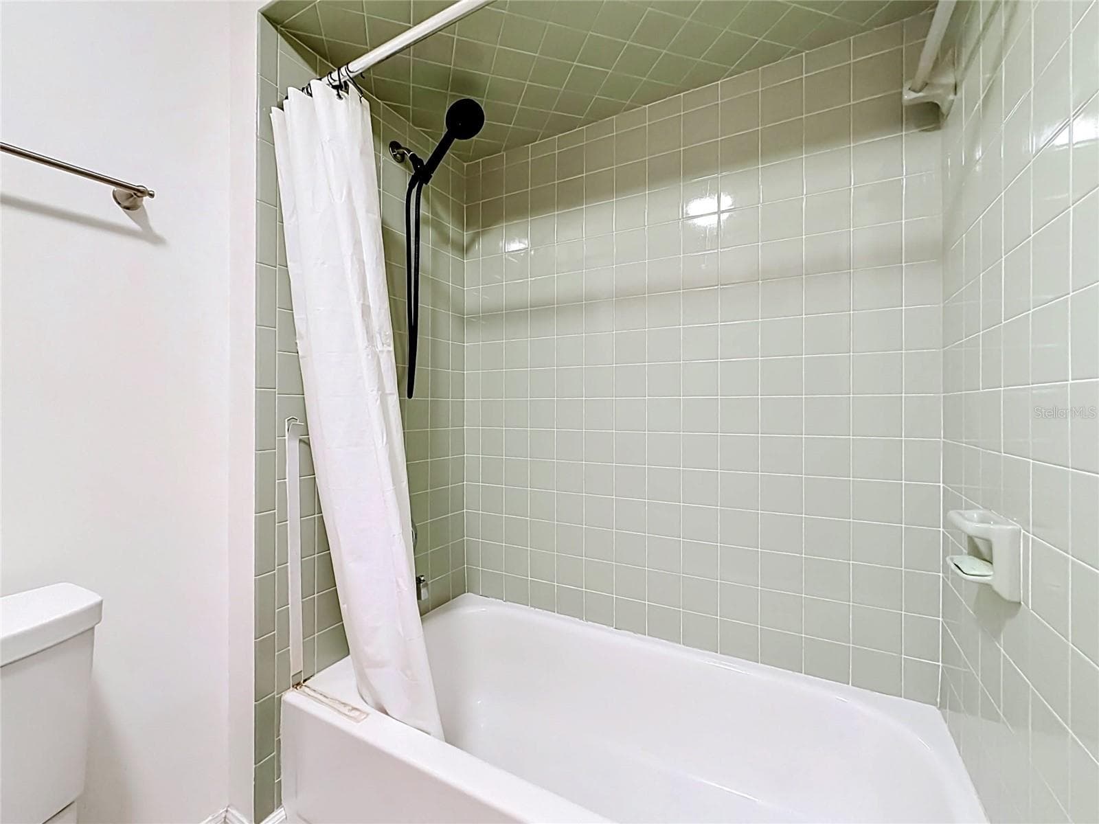 Single Family Residence at 1666 N CROFT AVE, INVERNESS, photo 20 of 55