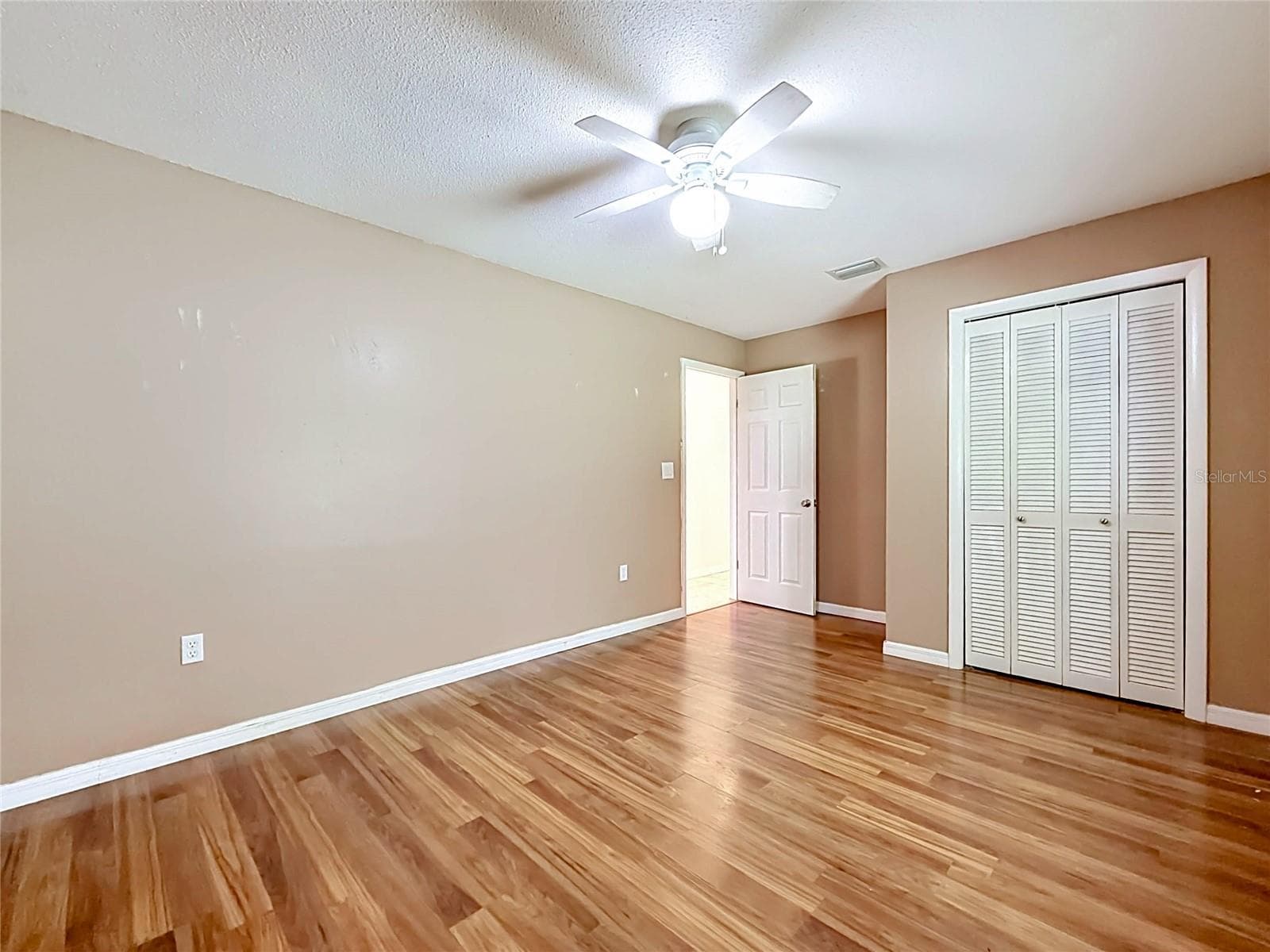 Single Family Residence at 1666 N CROFT AVE, INVERNESS, photo 21 of 55