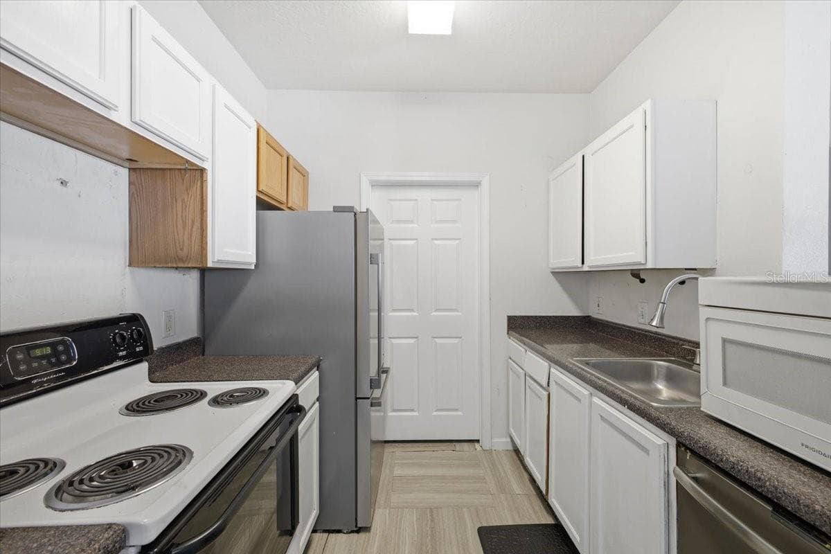 Condominium at 4802 51ST ST W #903, BRADENTON, photo 18 of 24