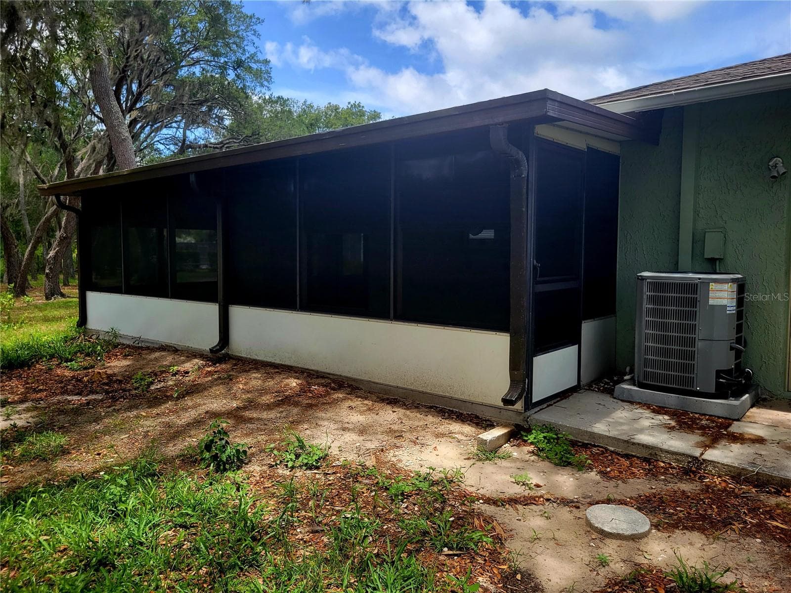 Lanai side of Home - 9022 LINGROVE RD, WEEKI WACHEE
