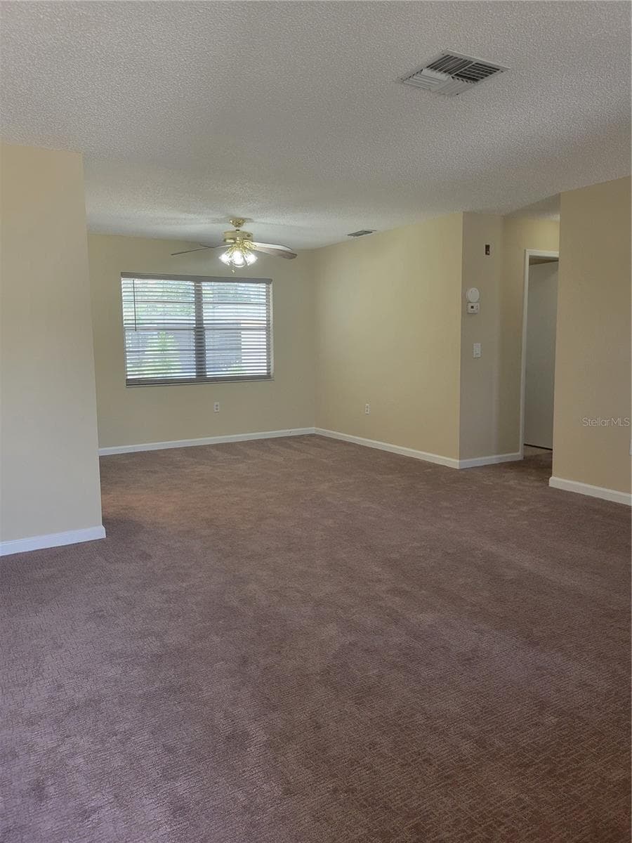 Lovely Living Room/Dining Room Combo - 9022 LINGROVE RD, WEEKI WACHEE