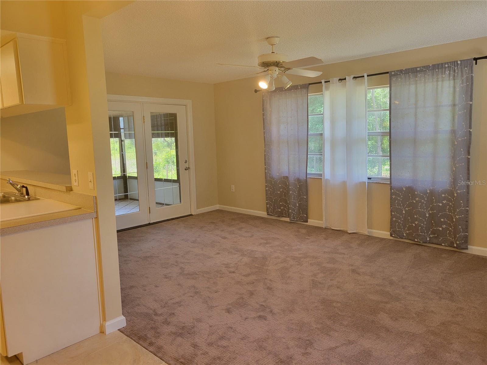 Family Room - 9022 LINGROVE RD, WEEKI WACHEE