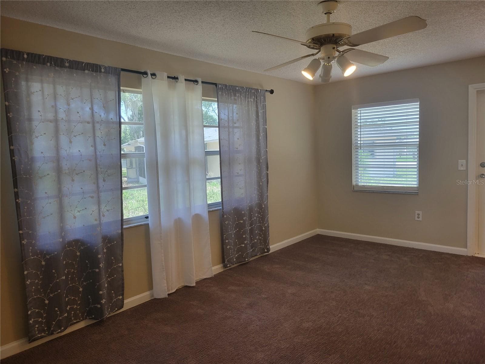 Family Room - 9022 LINGROVE RD, WEEKI WACHEE