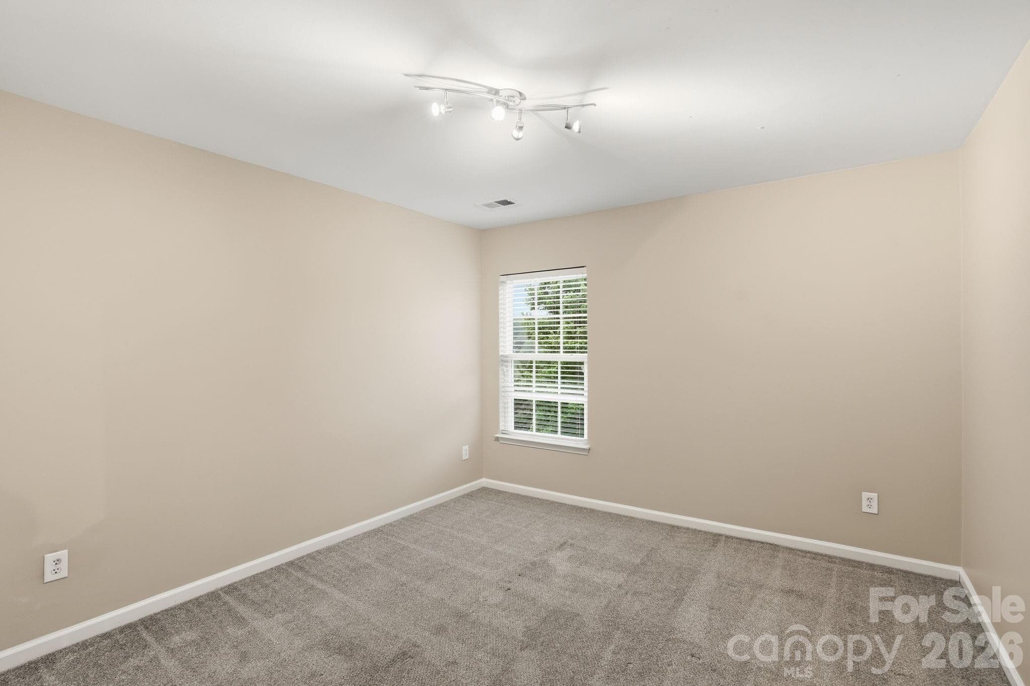 Single Family Residence at 6427 Hermsley Road, Charlotte, photo 10 of 45